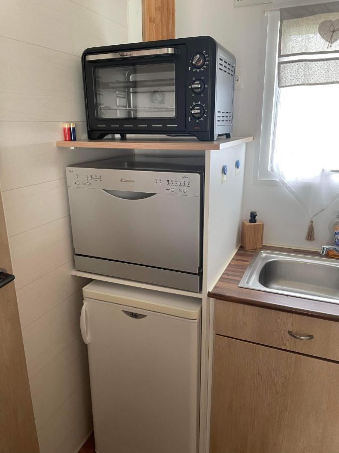 Mobil-Home 4/6 Personnes , Terrasse Couverte ,Piscine Chauffee . Biville-sur-Mer Екстериор снимка