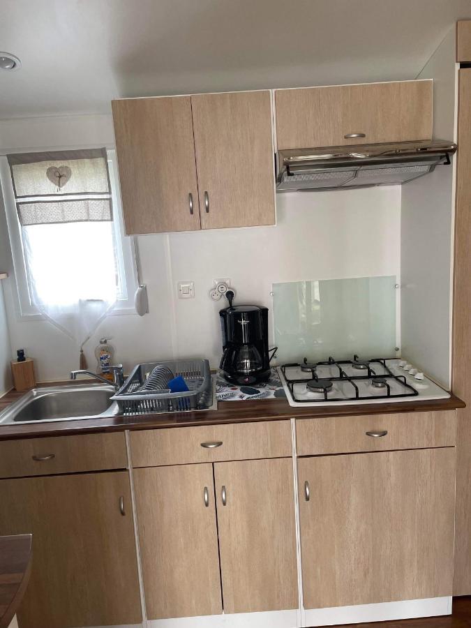 Mobil-Home 4/6 Personnes , Terrasse Couverte ,Piscine Chauffee . Biville-sur-Mer Екстериор снимка